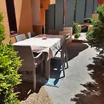 Apartment En Avec Piscine Proche *